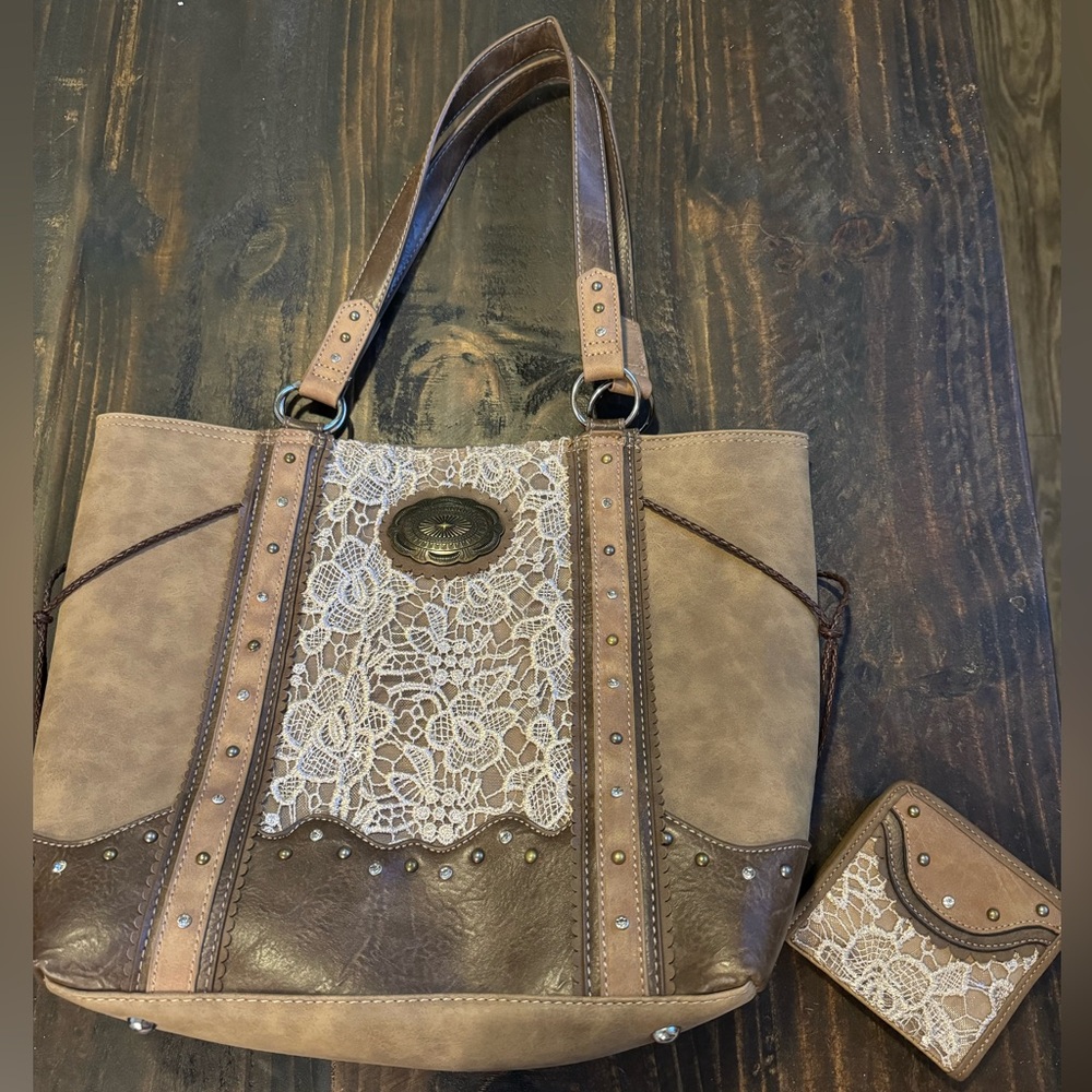 Justin Boots Concealed Carry Light Tan Lace Handbag & matching wallet